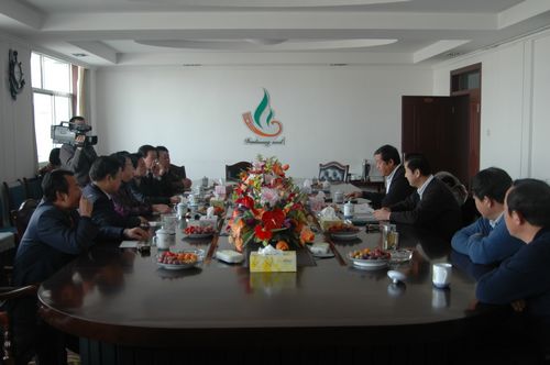 瓜州縣、金塔縣領導來公司慰問