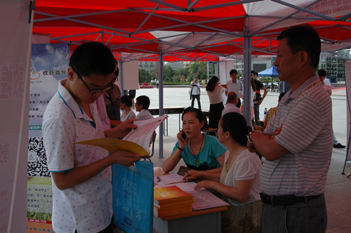 筑巢引鳳，吸納人才 敦煌種業(yè)參加酒泉市人社局組織的大型人才招聘會
